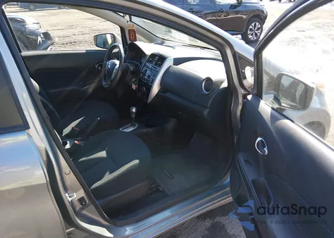 2015 Nissan Versa Note Sv z USA, uszkodzony, nr VIN 3N1CE2CP1FL375302